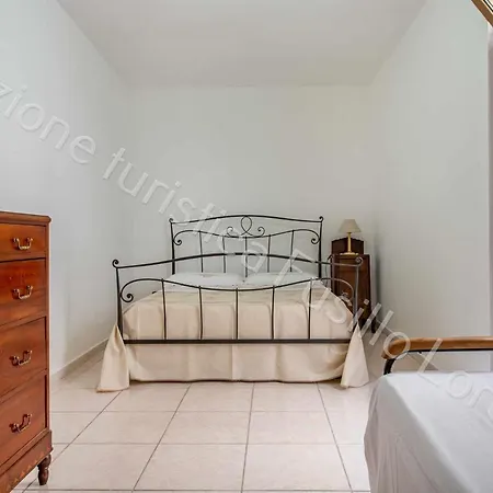 Locazione Turistica Lorusso 1 Apartment *
